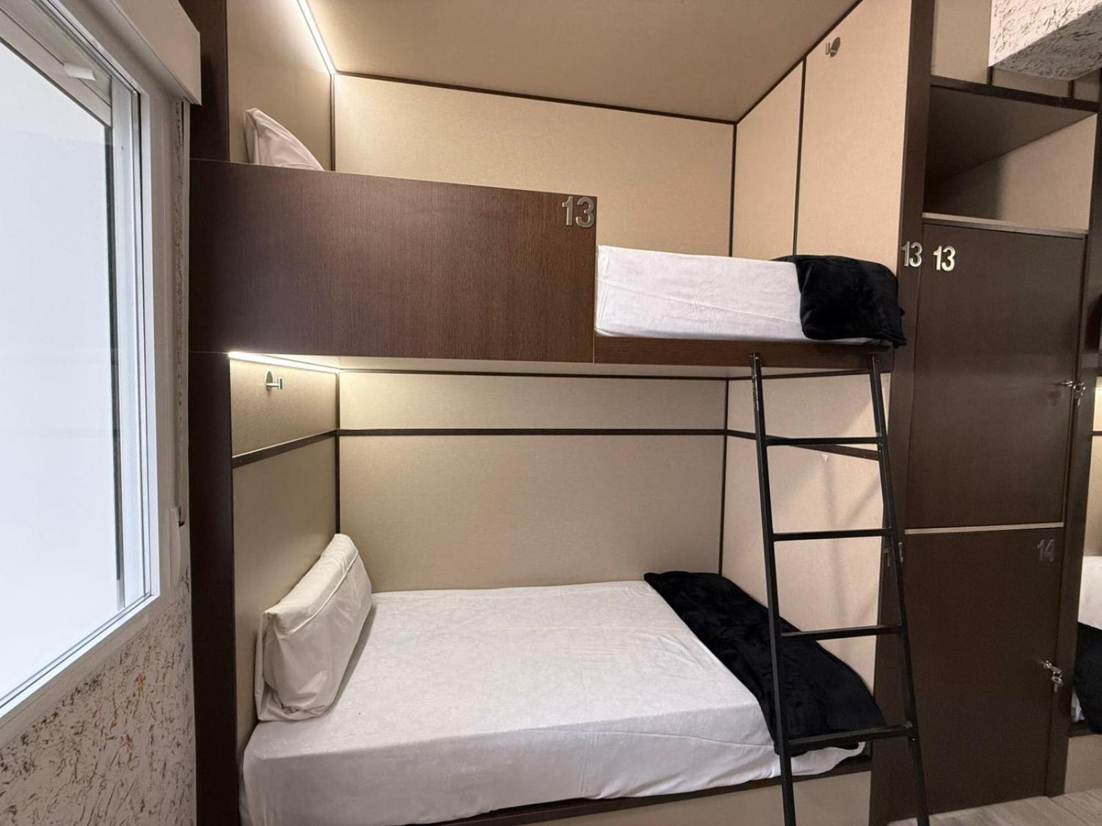 Hostel Tkh-Rooms Mate มาดริด ภายนอก รูปภาพ
