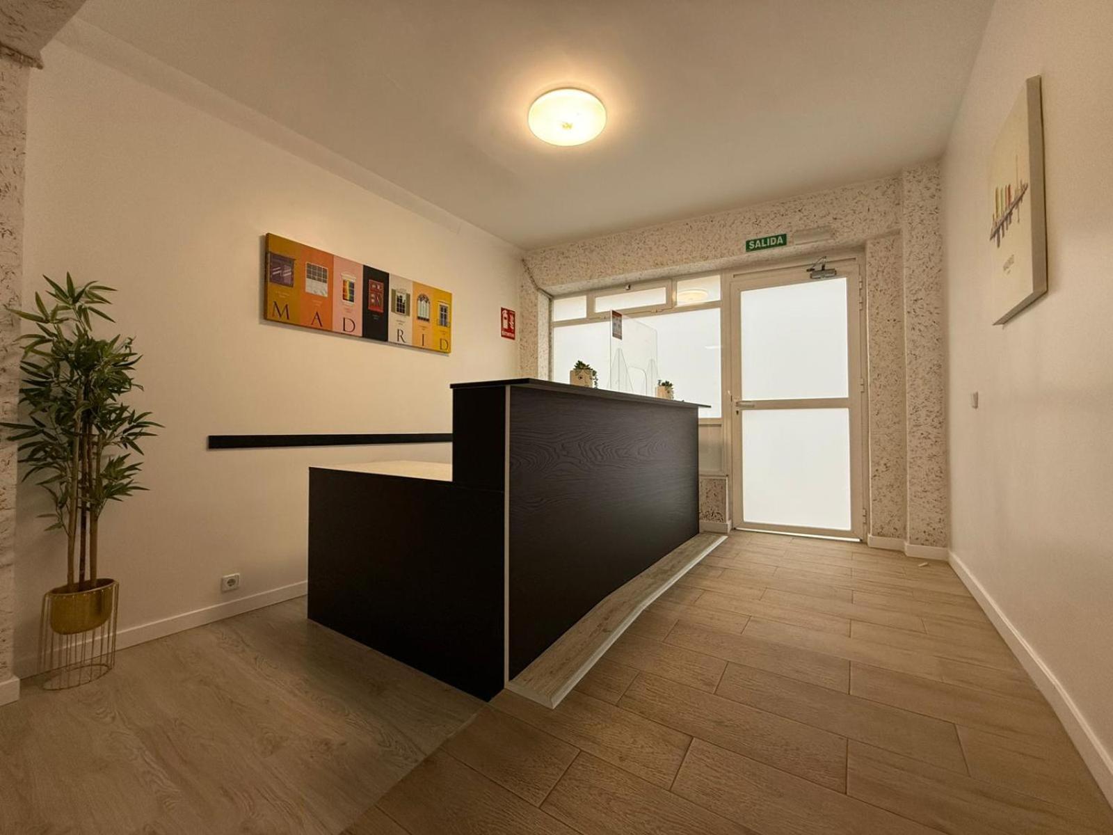 Hostel Tkh-Rooms Mate มาดริด ภายนอก รูปภาพ