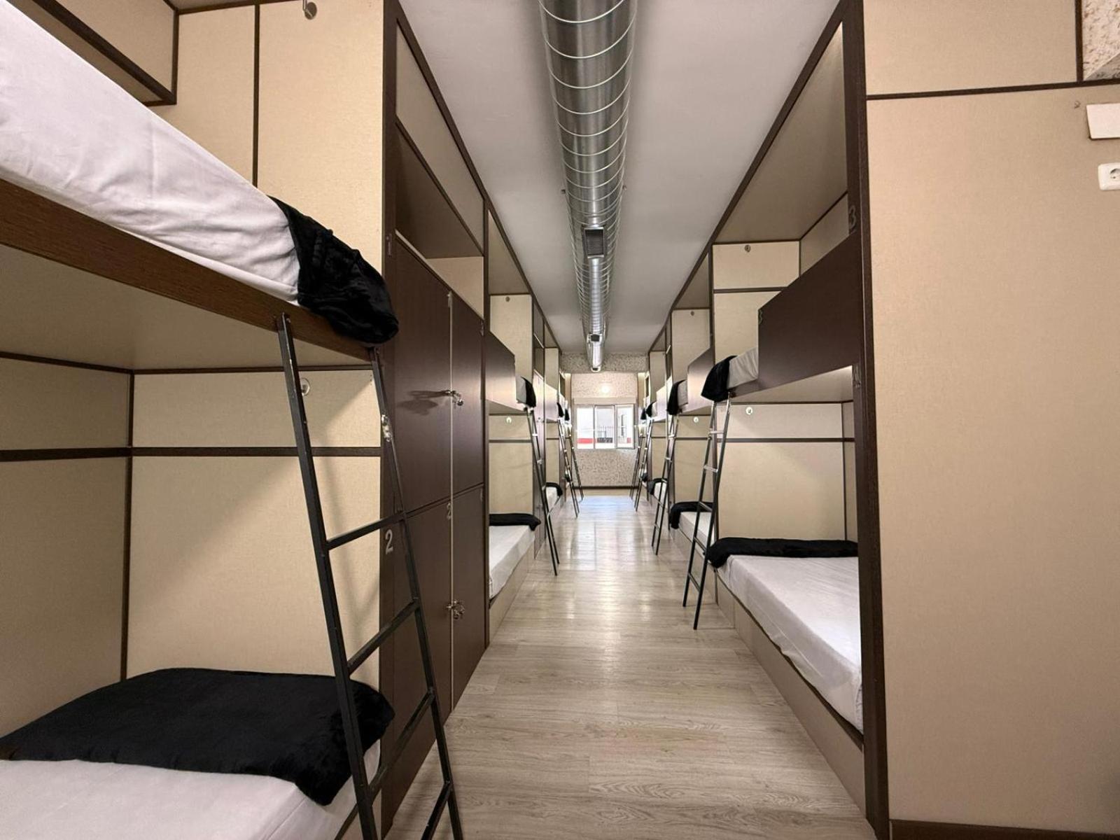 Hostel Tkh-Rooms Mate มาดริด ภายนอก รูปภาพ