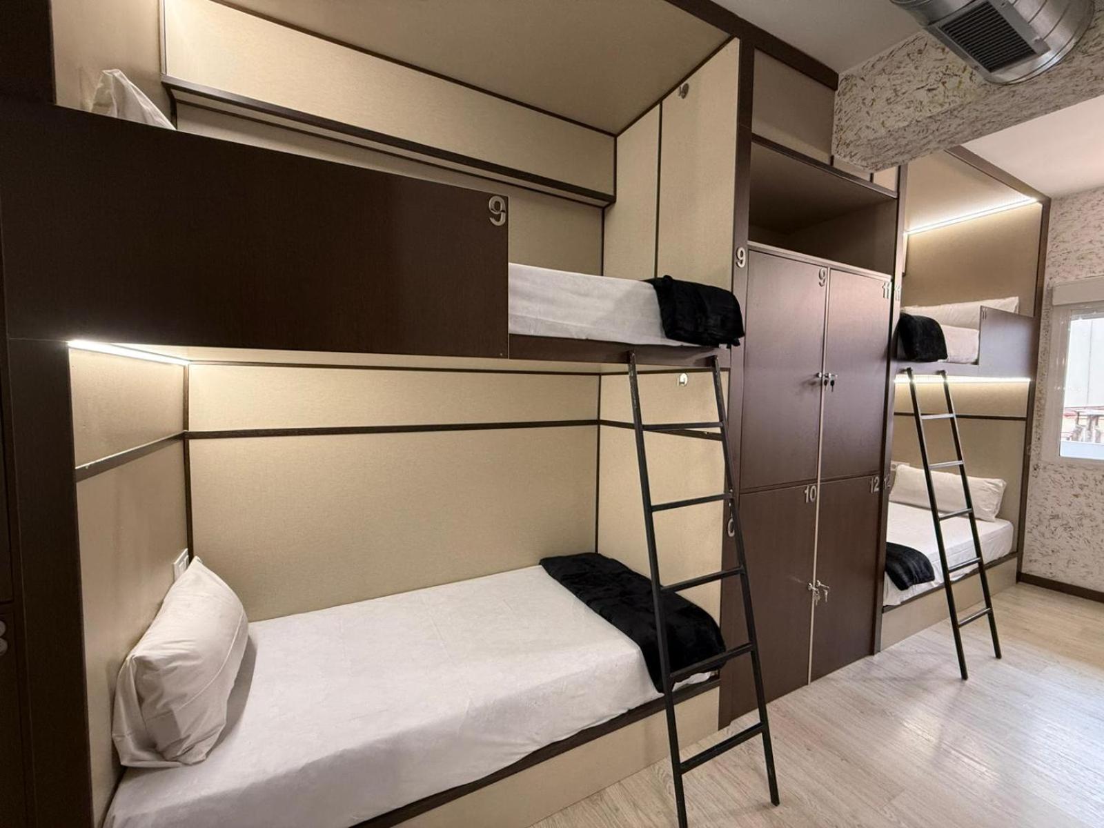 Hostel Tkh-Rooms Mate มาดริด ภายนอก รูปภาพ